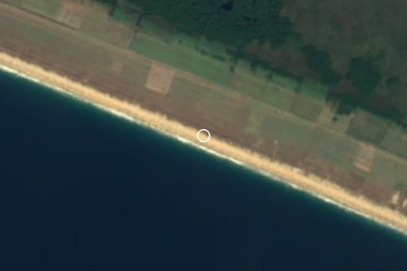 Satellite view of Playa Mitla on the open Pacific coast, Guerrero