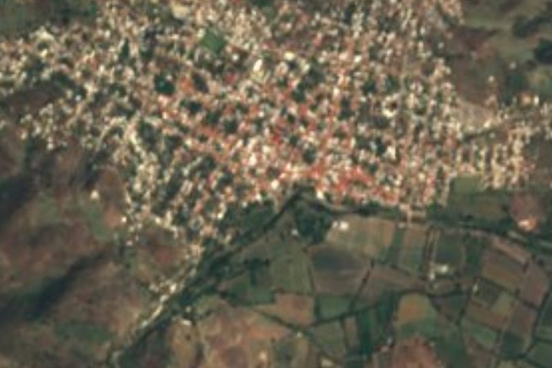 Vista satelital de Aguililla, Michoacán
