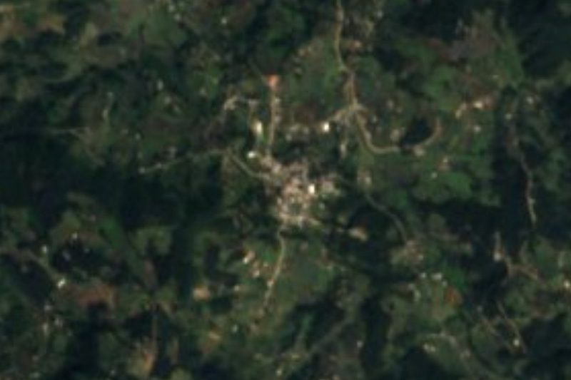 Vista satelital de Ahuacatlán, pueblo nahua en las laderas boscosas al oriente de Zacapoaxtla, en la Sierra Norte de Puebla