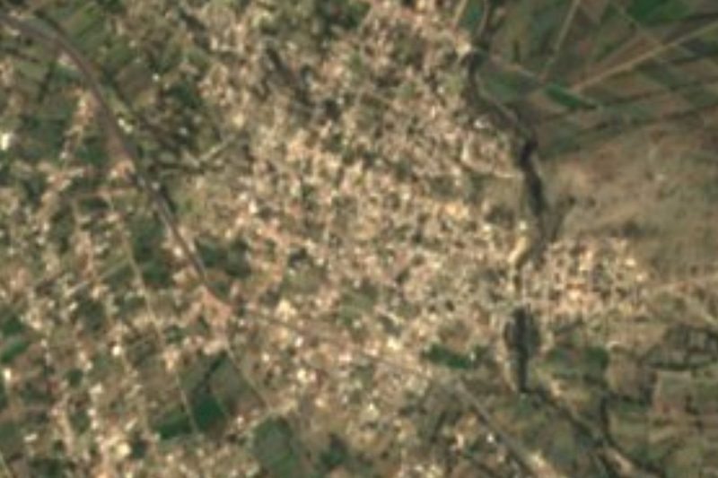 Vista satelital de San Hipólito Xochiltenango entre los campos del valle de Tepeaca, Puebla