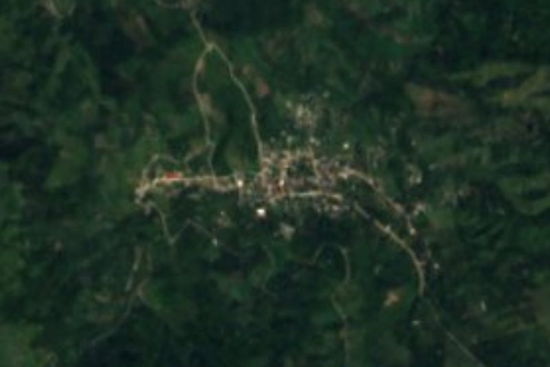 Vista satelital de Tlaola entre las laderas verdes de la Sierra Norte de Puebla