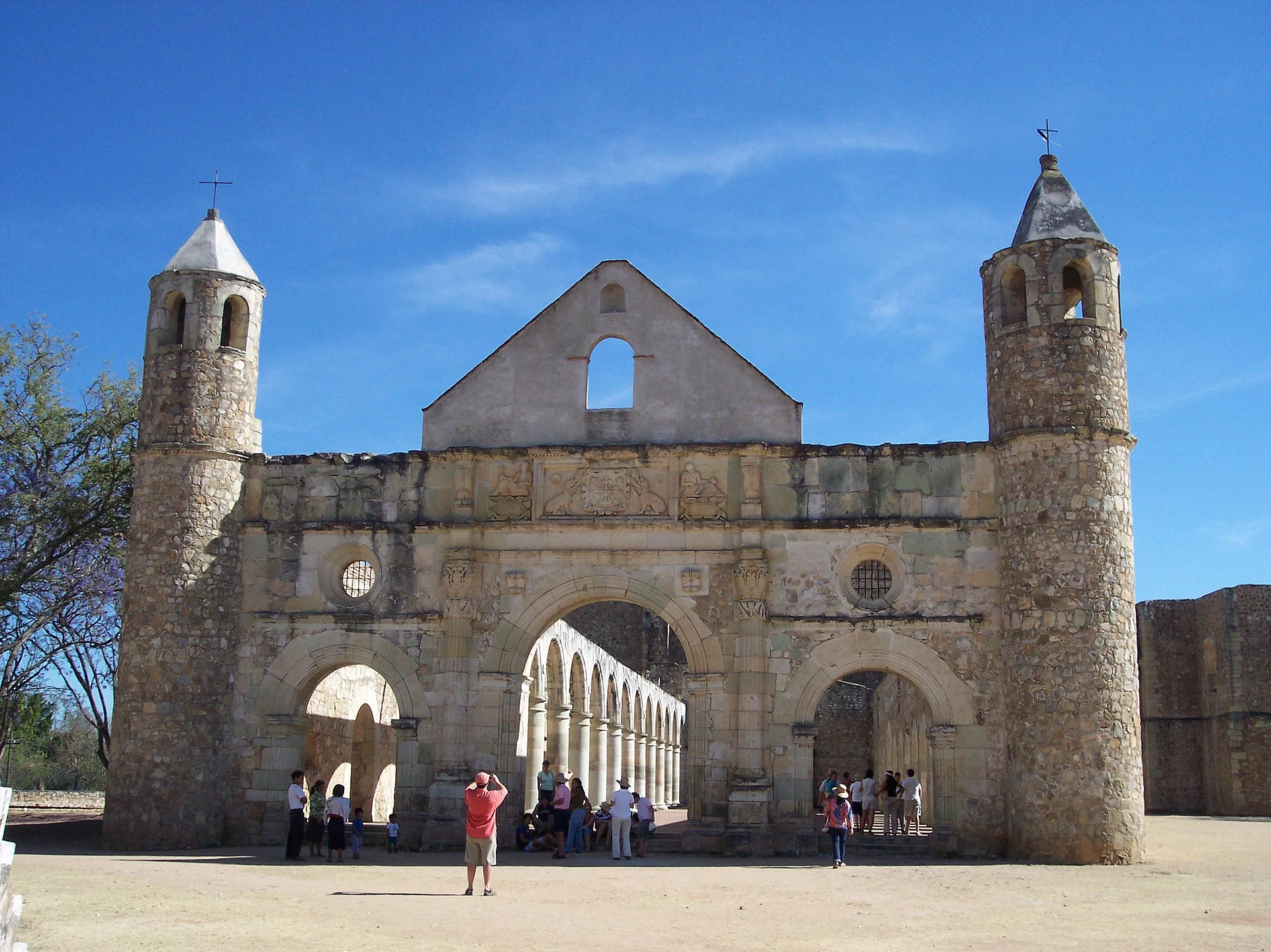 The front of the unfinished open basilica of the former convent of Santiago Apóstol in Cuilápam, Cuilápam de Guerrero, Oaxaca