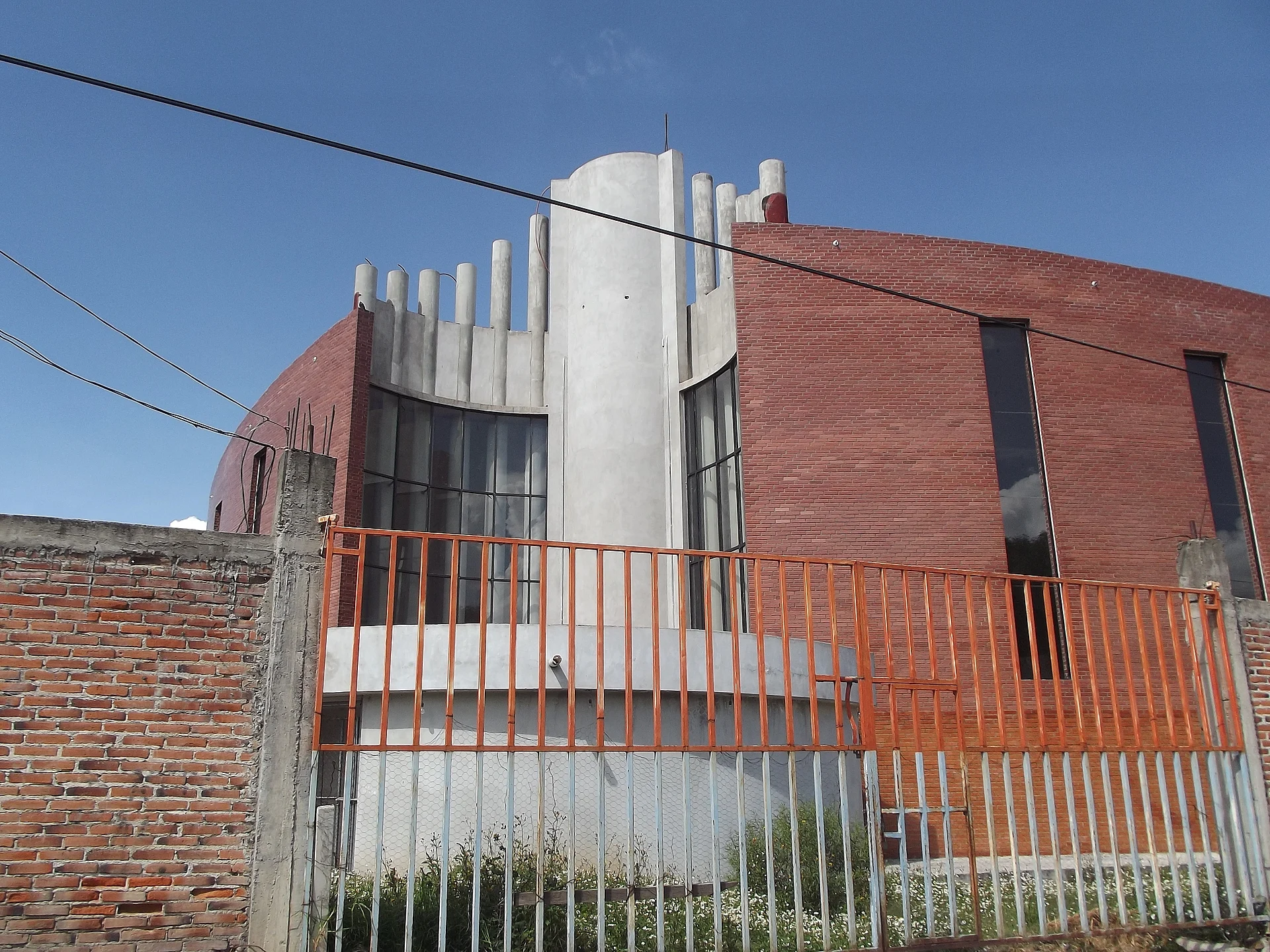Nuevo templo san matias tlalancaleca basada en la basilica de mexico (atras), Puebla