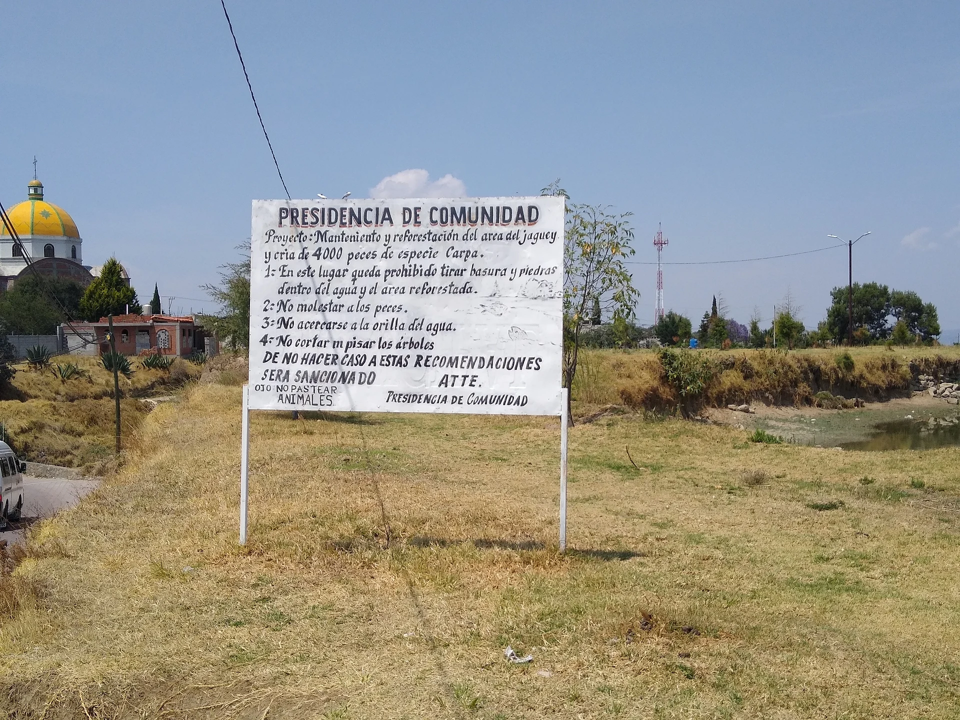 Un jagüey en San José Aztatla, pueblo vecino a cerca de 1.5 km de San Rafael Tepatlaxco, Tlaxcala