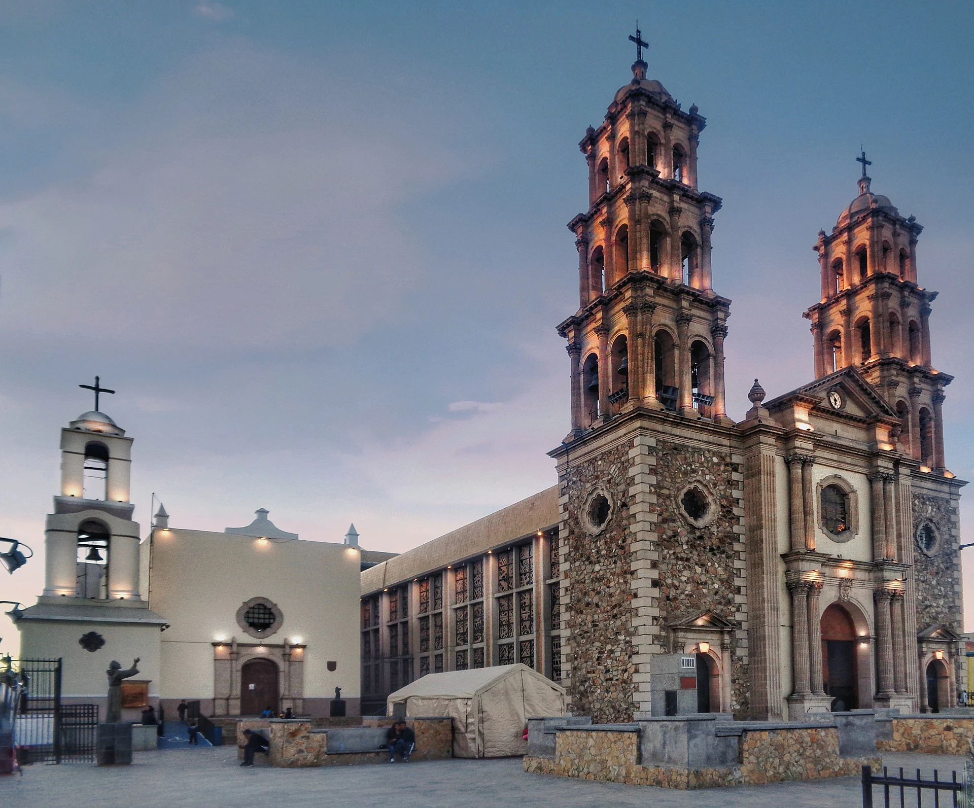 La Misión de Guadalupe junto a la catedral de Ciudad Juárez, Chihuahua